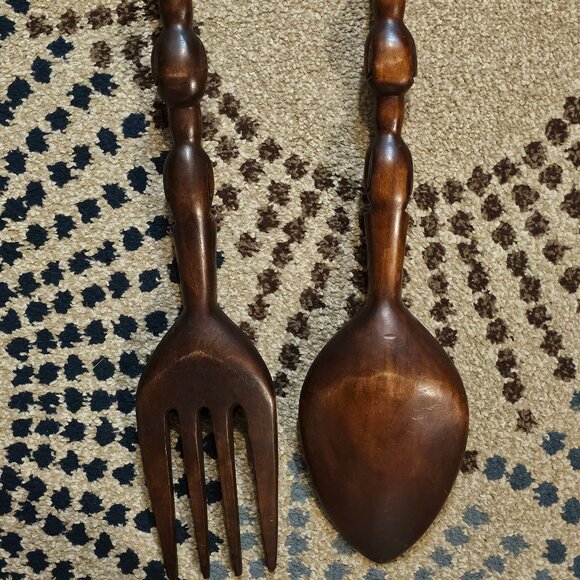 Vintage MCM 19" Carved Wooden Fork and Spoon Wall Decor Tiki Totem - Picture 3 of 7
